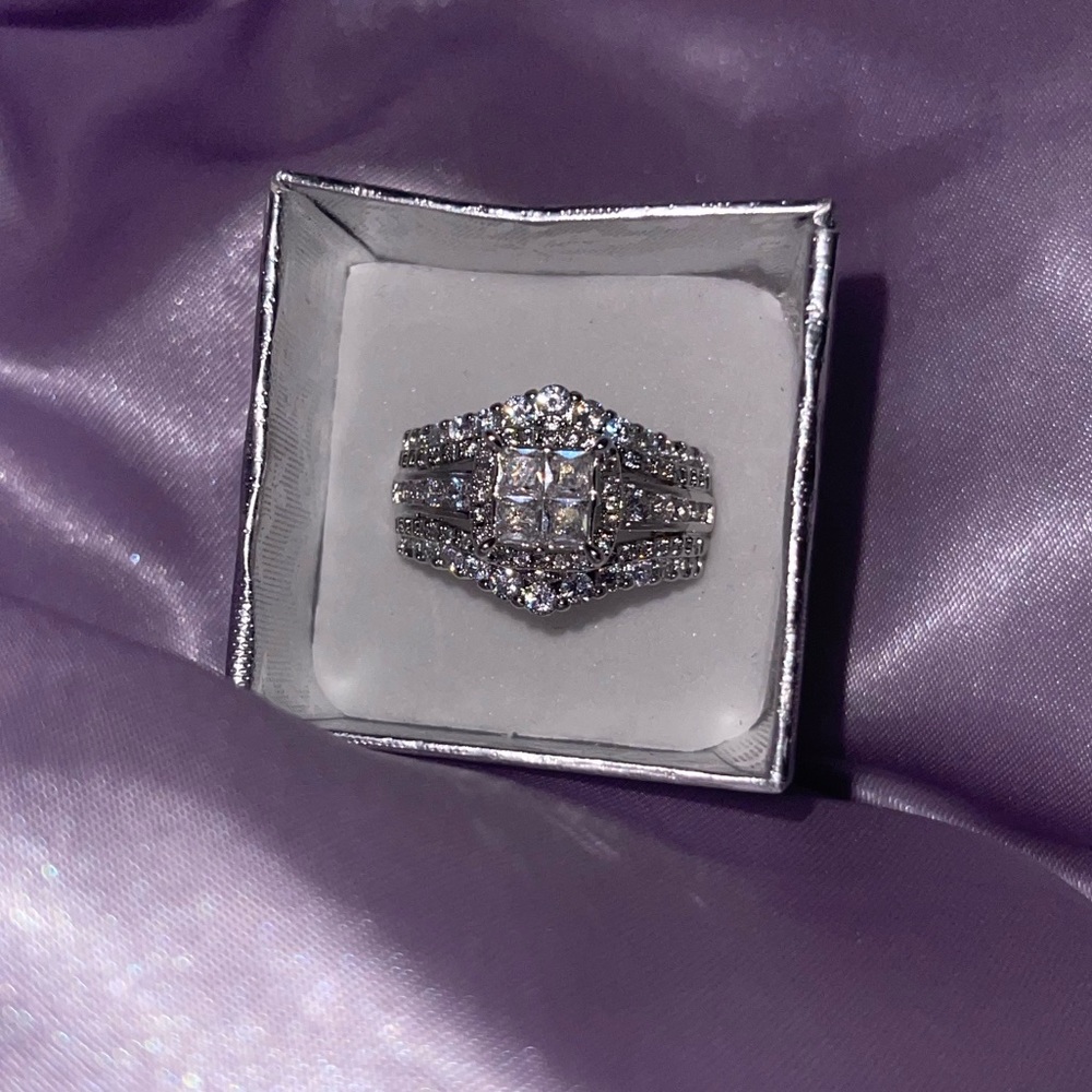 Silver Plated Inlaid Large Square Zircon